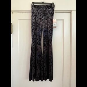 ADORABLE *SUN & SHADOW SZ XS*  PANTS. New with tags. I wish these fit me!!